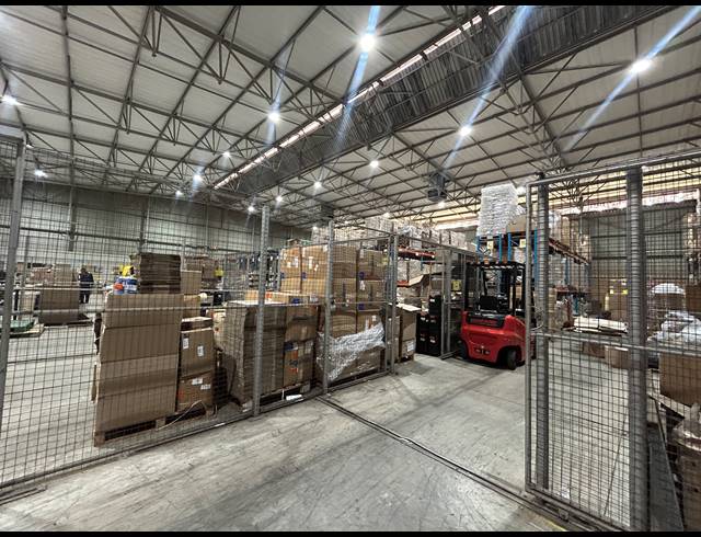 1,600M² WAREHOUSE TO LET IN SPARTAN